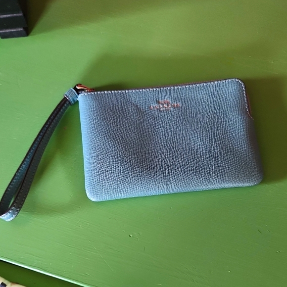 Coach Corner Zip Wristlet Crossgrain Leather Waterfall Blue & Silver - Picture 1 of 8